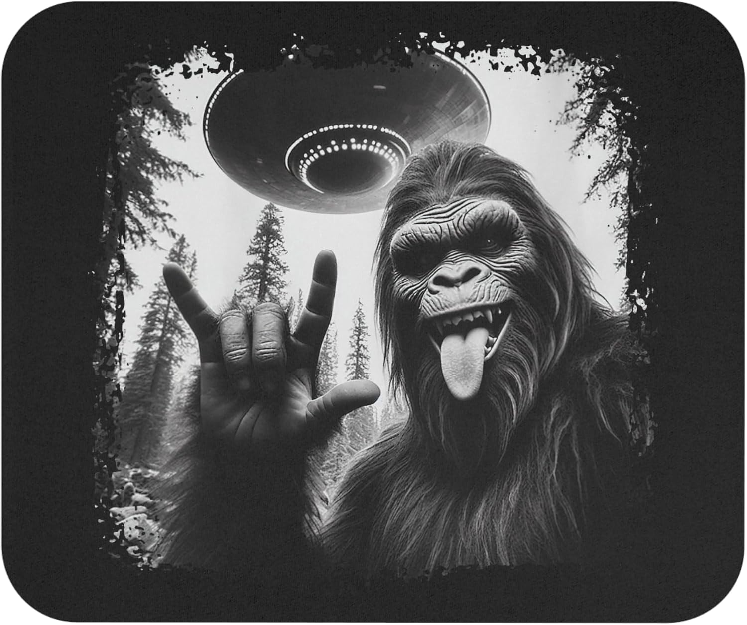 Sasquatch Bigfoot Selfie with UFO Funny Graphic Mouse Pad Humor Work Gifts for Coworker Mousepad Women Men Office Mouse Pads Gift for Him Funny Office Sarcastic Dad Joke Sarcasm Humoristic